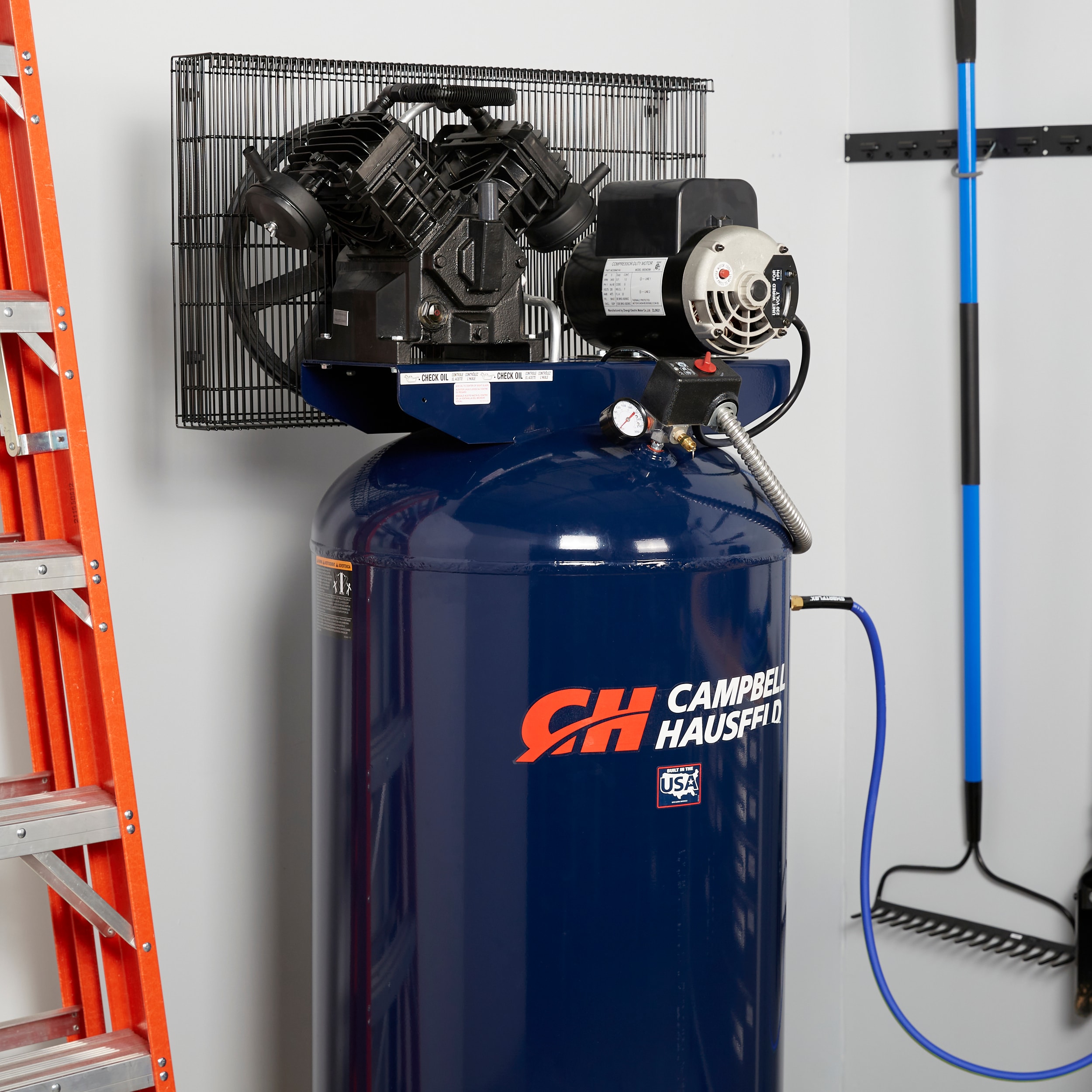 Compresor de aire eléctrico vertical estacionario de 80 galones Campbell Hausfeld 135 PSI - TQ3104