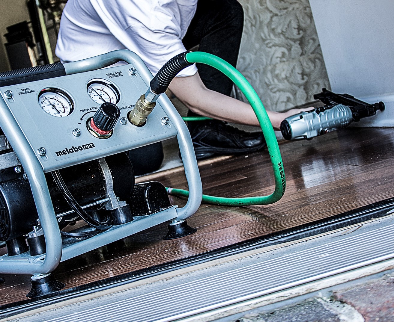 Metabo HPT Compresor de aire horizontal eléctrico portátil de 1 galón con 125 PSI - EC28MM