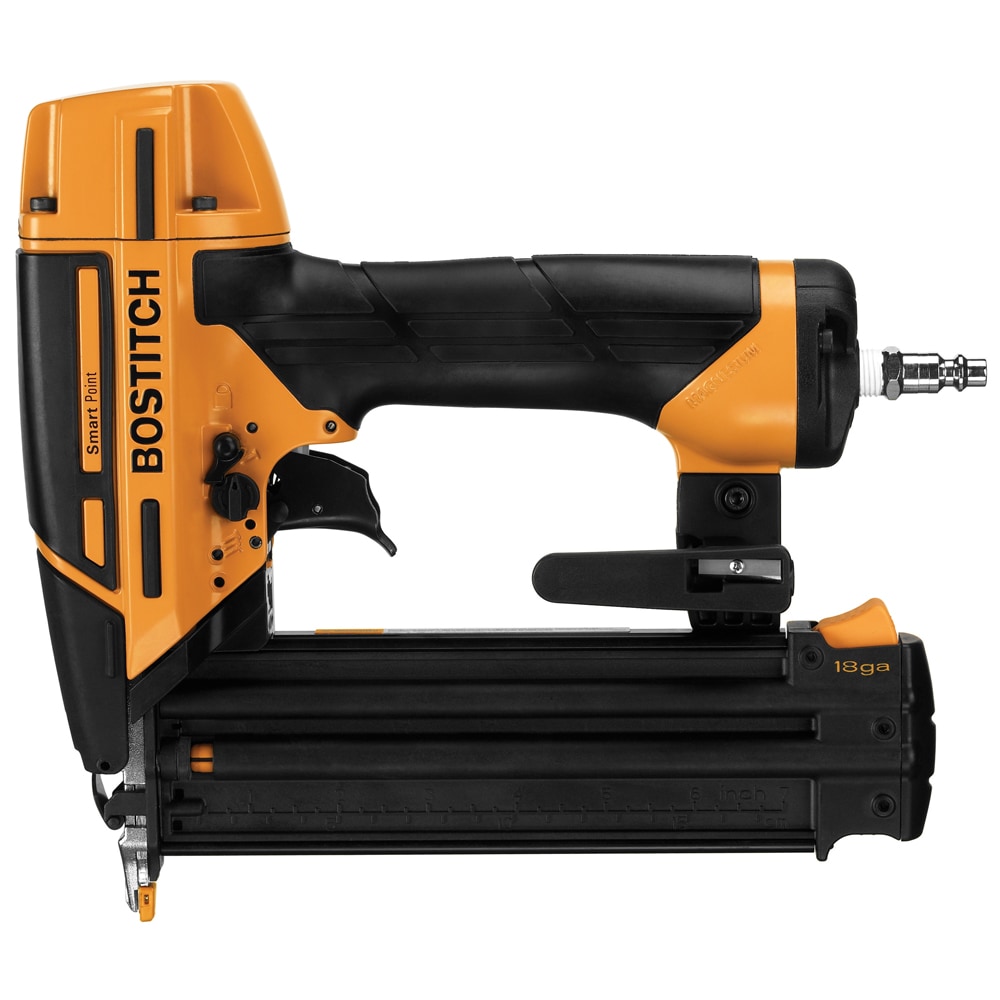 Compresor de aire portátil Bostitch de 6 galones y 165 PSI con accesorios incluidos - BT1KIT18SP.