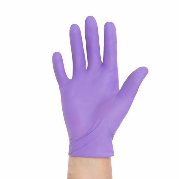 Guante de examen morado Nitrile-Xtra, tamaño chico, no estéril, de nitrilo con puño extendido, y puntas texturizadas. Morado, paquete de 50 - 50601.