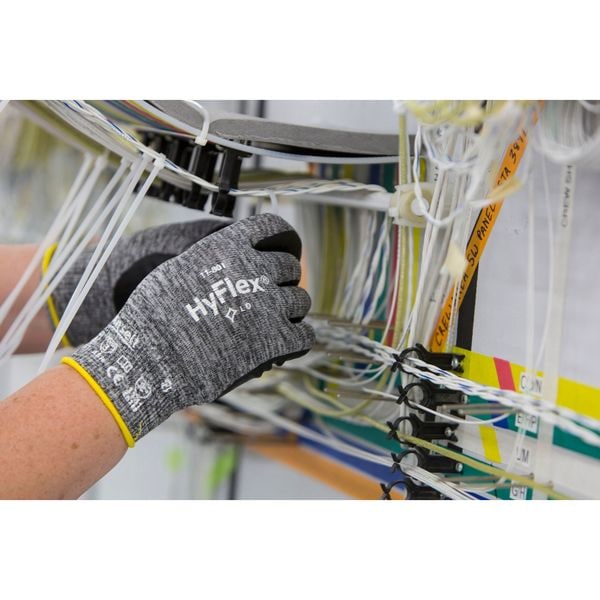 Ansell Hyflex, Guantes recubiertos de nitrilo espumoso, cobertura en la palma, negro, Nivel de abrasión 3, Grande (Talla 9), 1 par - 11-801