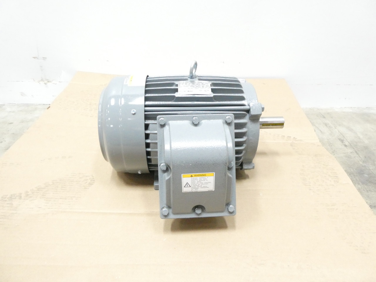 GENERAL ELECTRIC GE 5KE215CC305AP S2613 215T 3PH 5HP 1170RPM 1-3/8IN 230/460V-AC AC MOTOR