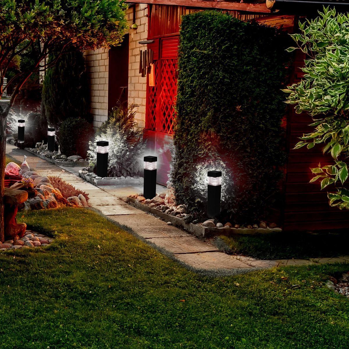 Luz de camino bollard solar LED con acabado negro de 11 pulgadas y 7.5 lúmenes de One Stop Gardens - 57715
