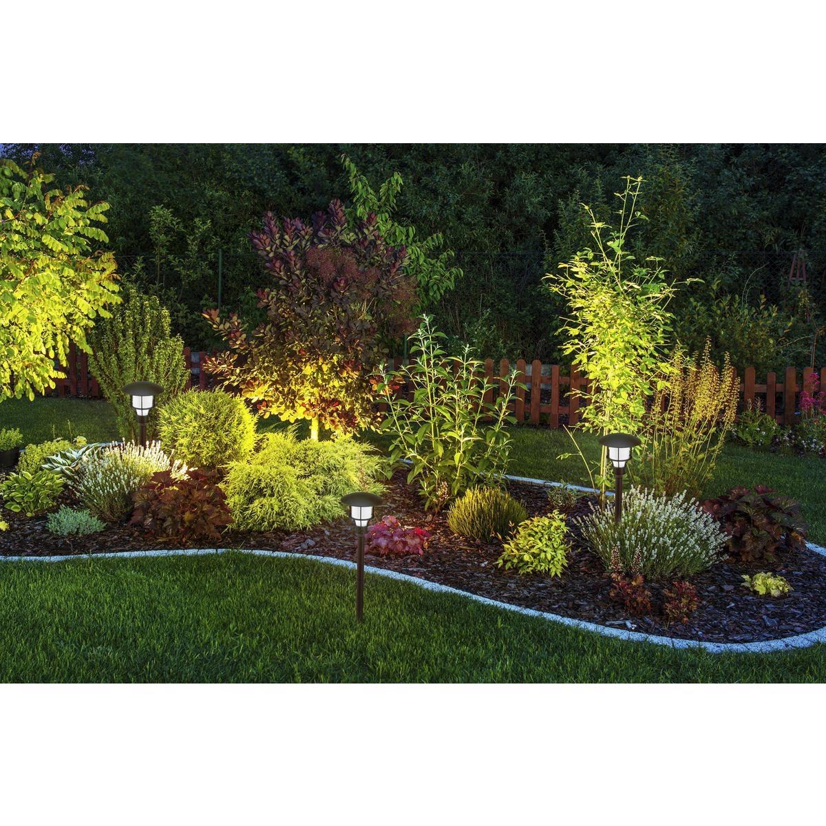 
Linterna de 18 lúmenes One Stop Gardens de 15 pulgadas con acabado negro, luz para camino de bajo voltaje con LED - 57685