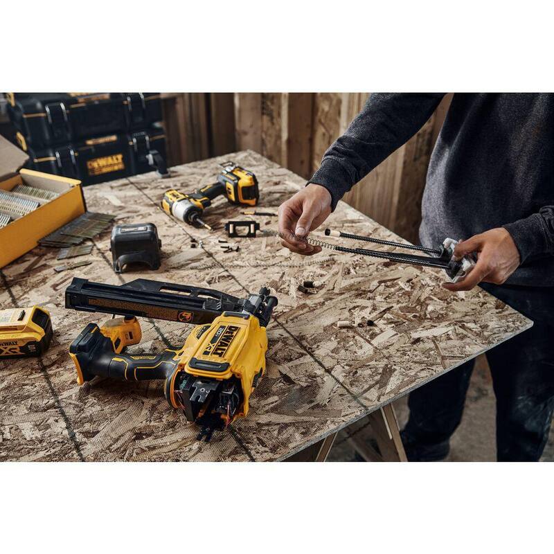 DEWALT Clavadora inalámbrica para armado con ángulo de 21° de 20 voltios (sólo herramienta) - DCN920B