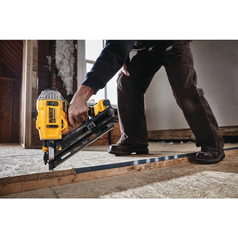 DEWALT 20V MAX XR Clavadora inalámbrica sin escobillas de iones de litio de 2 velocidades 30° con carga de papel de 4.0Ah y cargador - DCN692M1
