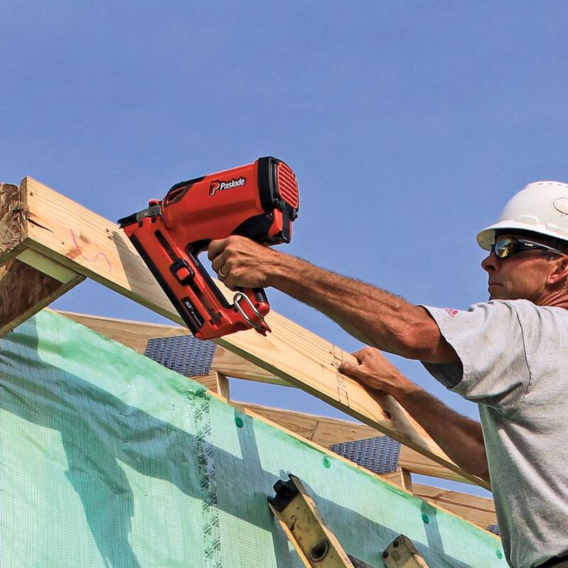 Clavadora inalámbrica para estructuras Paslode CFN325XP con batería de iones de litio a 30° - 906300