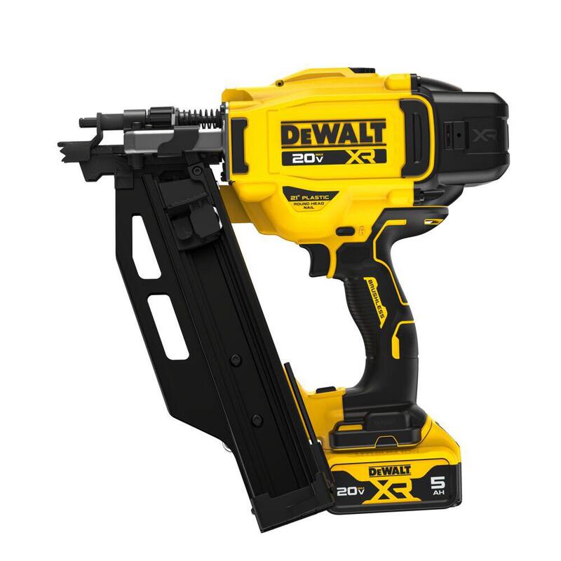Clavadora de armazones inalámbrica DEWALT de 20 voltios a 21 grados con batería de iones de litio de 5.0 Ah y cargador - DCN920P1.