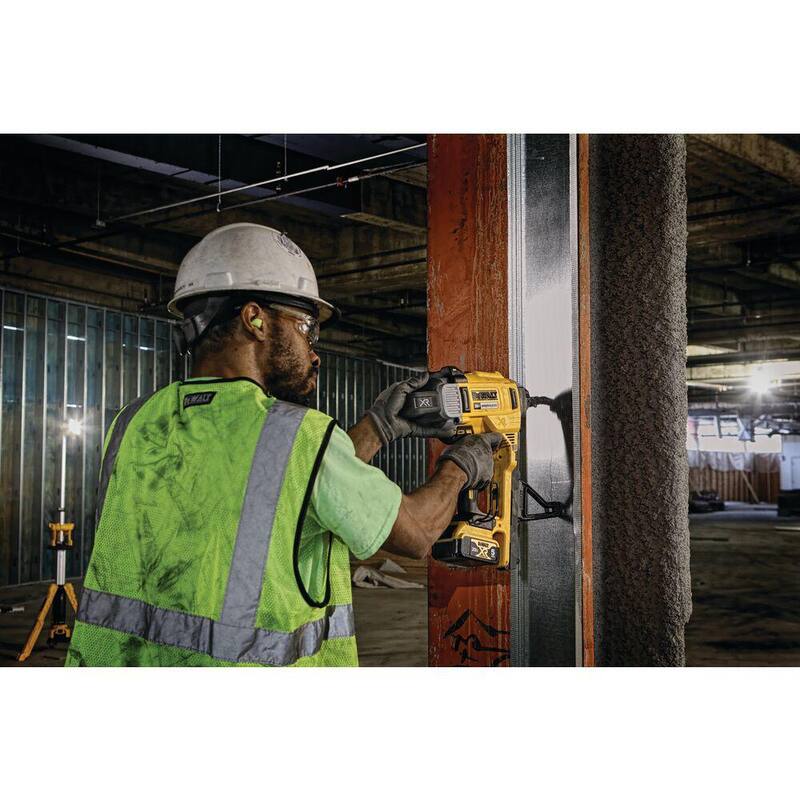 DEWALT 20-Volt MAX 1 in. Clavadora inalámbrica de concreto eléctrica (solo herramienta) - DCN891B