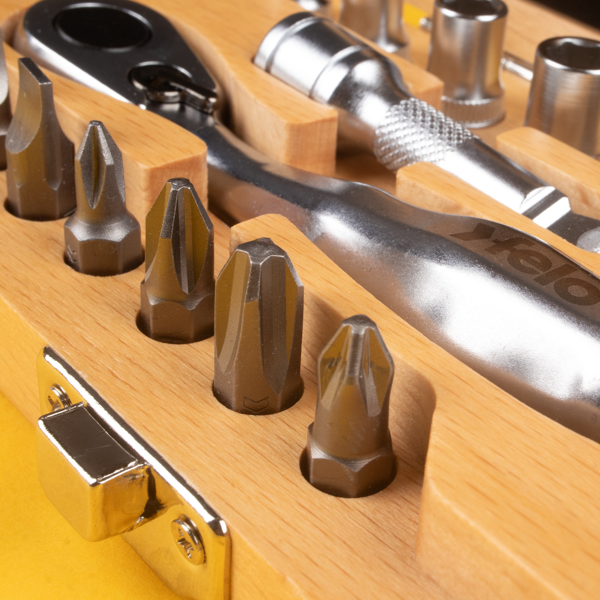 Felo XS 18 Classic 18 pc Wood Case Set - Metric