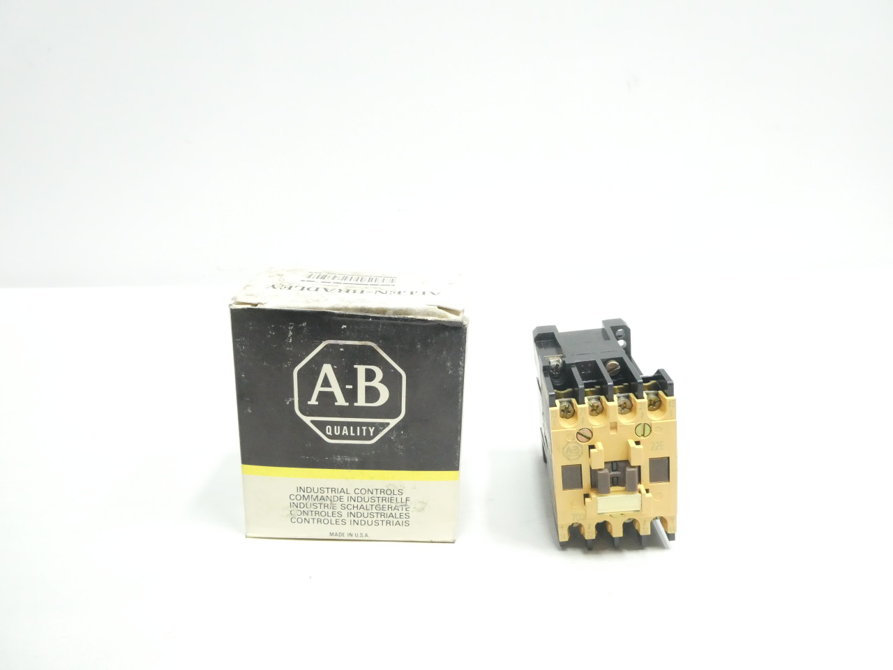 ALLEN BRADLEY 700-F220A20 208V-AC CONTROL RELAY