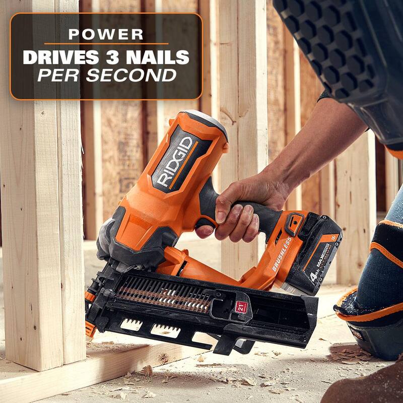 Clavadora de armazón inalámbrica RIDGID 18V Brushless de 21° 3-1/2 pulgadas con kit de batería de 4.0 Ah y cargador - R09894K