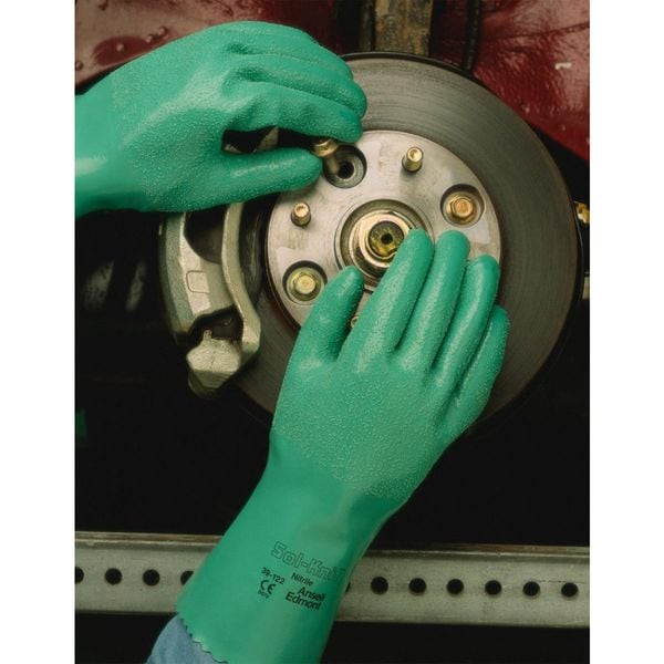 Guantes resistentes a químicos Ansell de 12", de nitrilo, talla 7, 1 par - 39-122