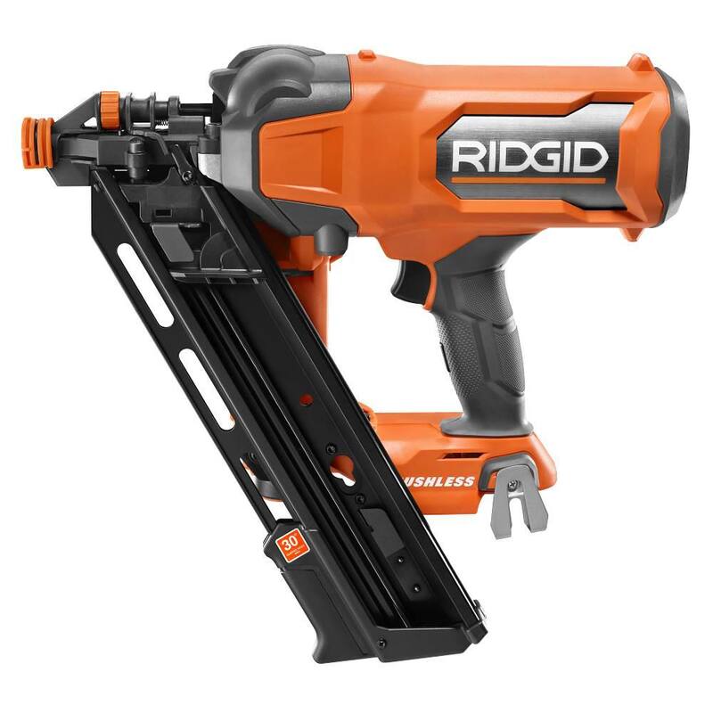 Clavadora para estructuras inalámbrica de 18V sin escobillas RIDGID con ángulo de 30° y capacidad de 3-1/2 pulgadas (herramienta solamente) con cargador ampliado de 30˚ - R09895B-AC102EM30N