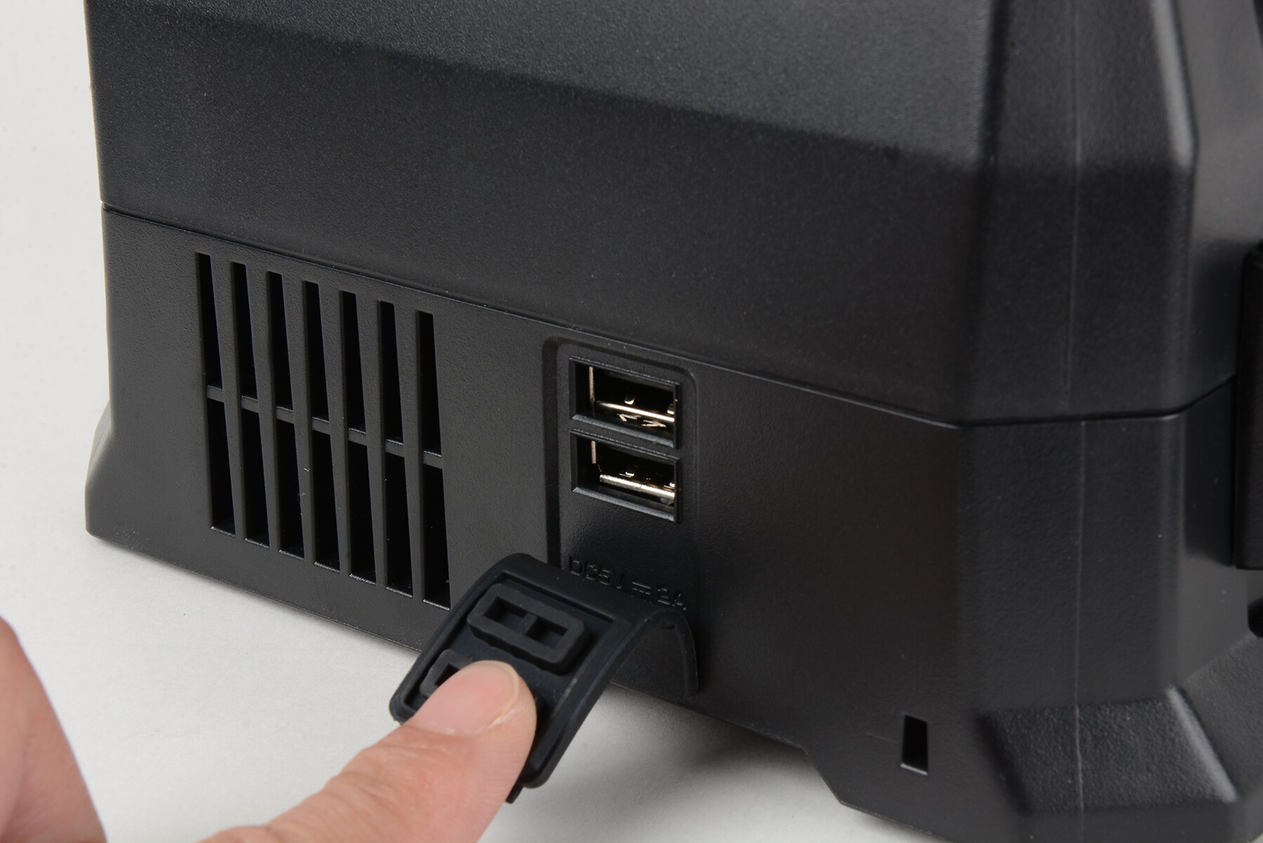 Cargador de batería de iones de litio MultiVolt de 36 V Metabo HPT UC18YTSLM