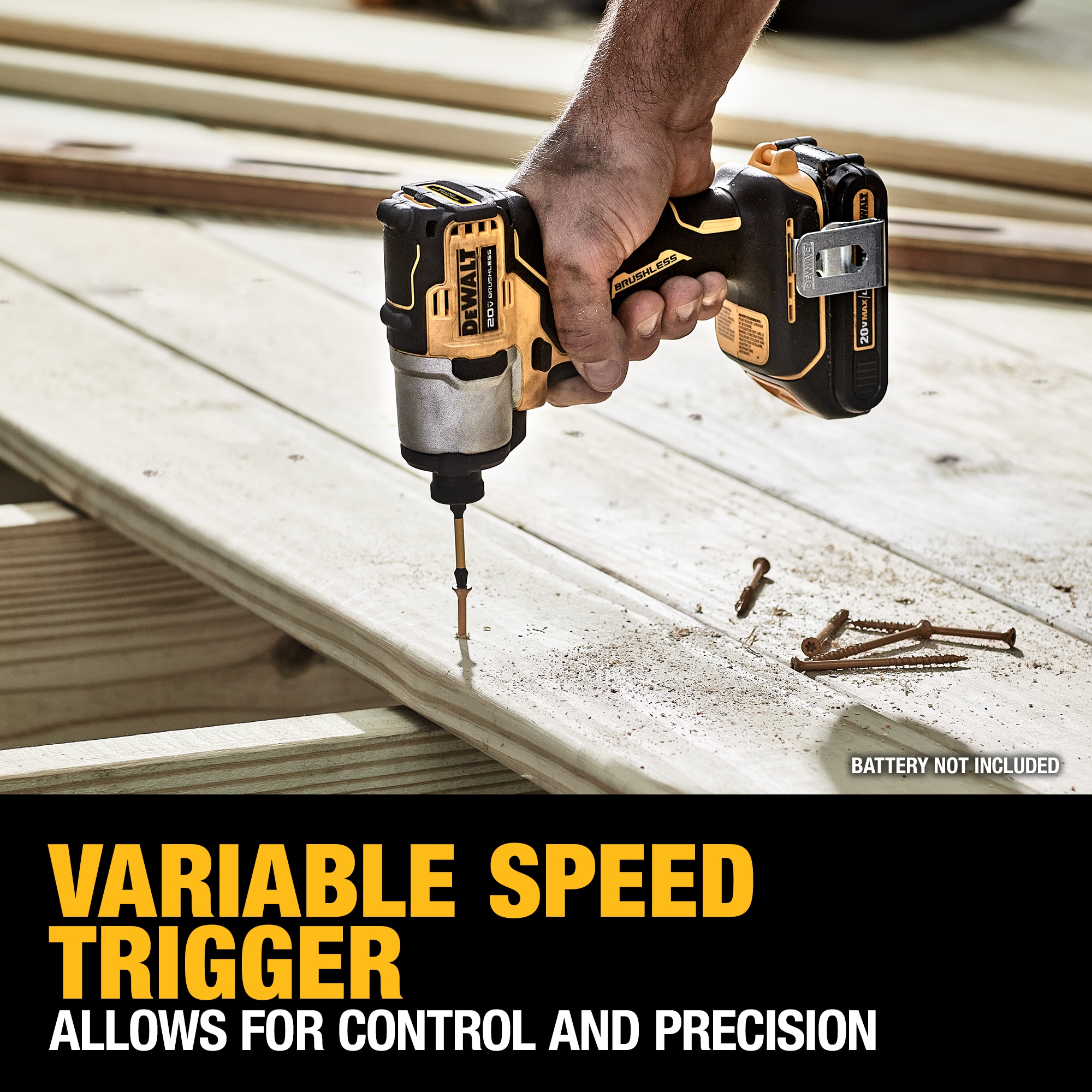 Combo de Herramientas DEWALT 20V MAX de 4 Piezas con Motor sin Escobillas y Estuche Blando (2 Baterías y Cargador Incluidos) DCK427D2