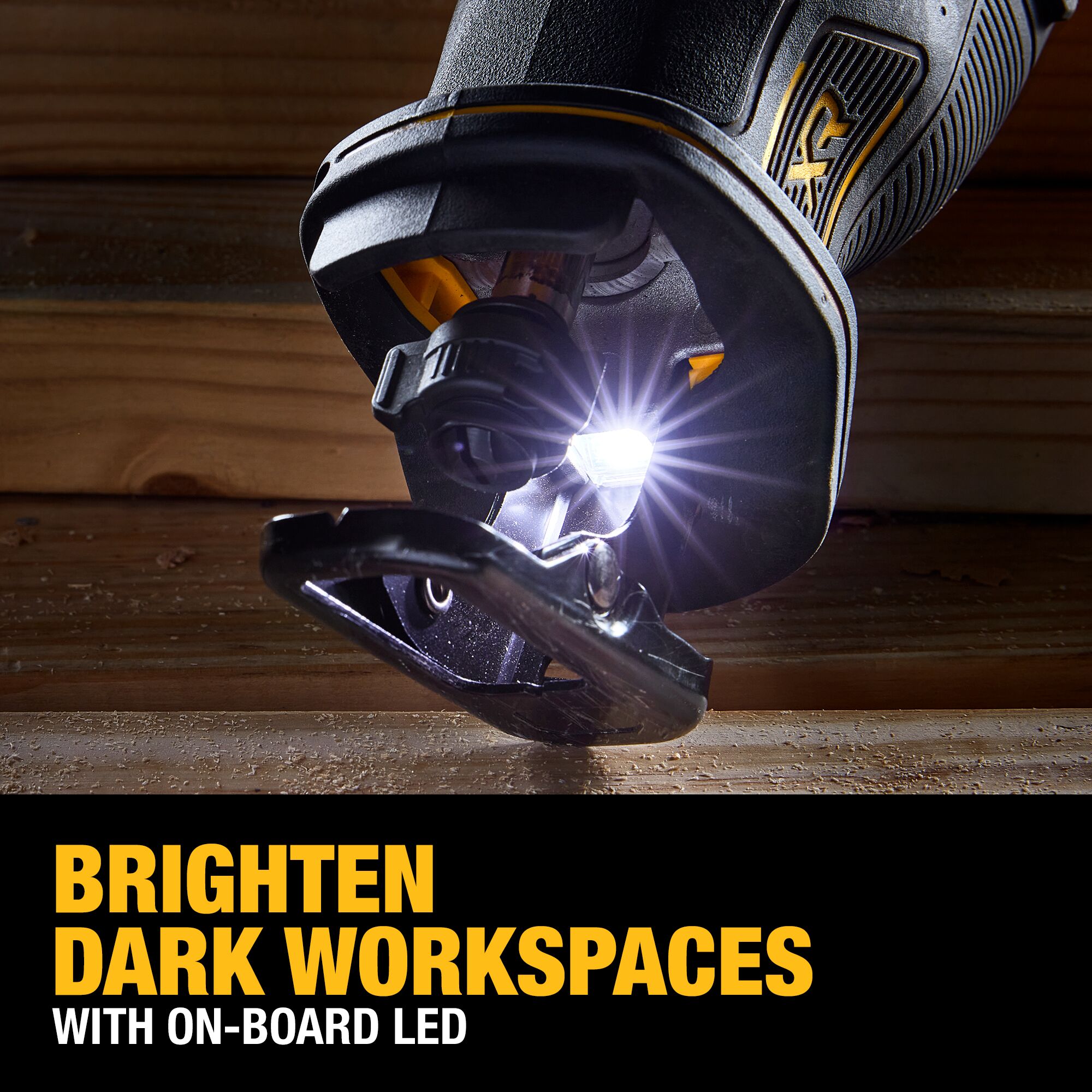 Combo de Herramientas DEWALT 20V MAX de 4 Piezas con Motor sin Escobillas y Estuche Blando (2 Baterías y Cargador Incluidos) DCK427D2