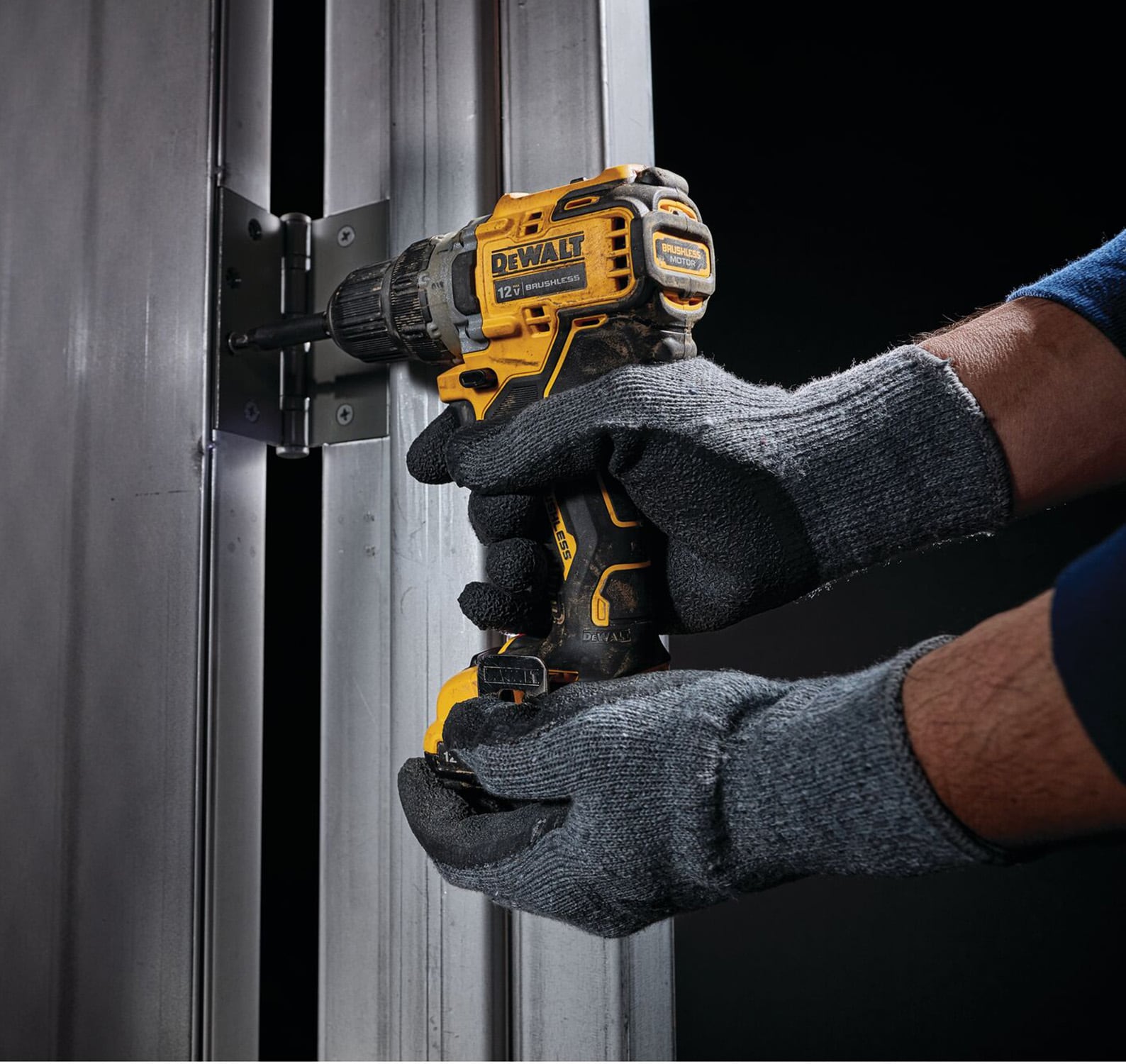 Taladro Inalámbrico sin Escobillas DeWalt XTREME de 12 voltios y 3/8 pulgadas sin Llave (2 Baterías y Bolsa Suave Incluidas) DCD701F2