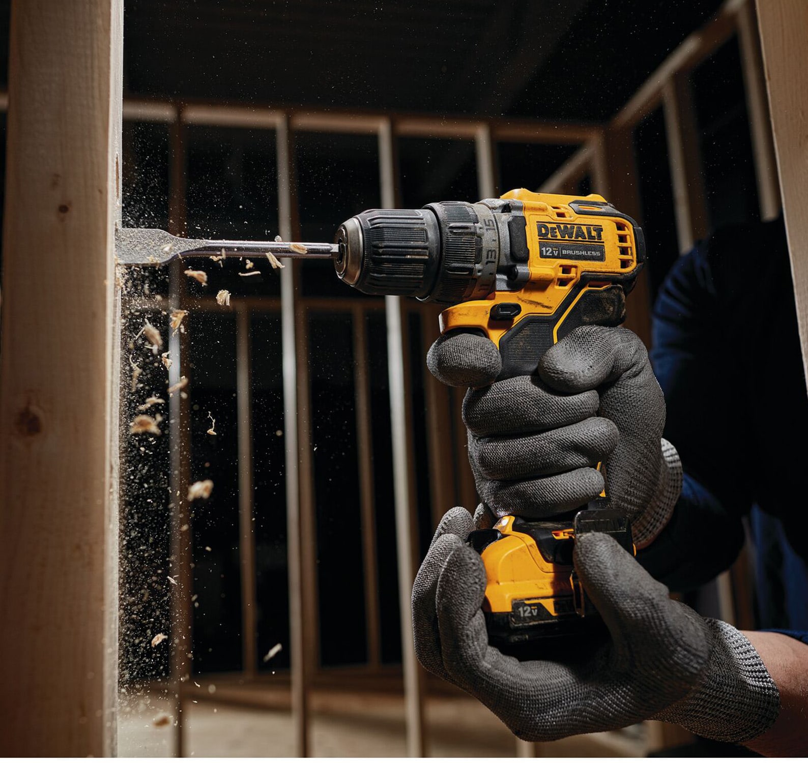 Taladro Inalámbrico sin Escobillas DeWalt XTREME de 12 voltios y 3/8 pulgadas sin Llave (2 Baterías y Bolsa Suave Incluidas) DCD701F2