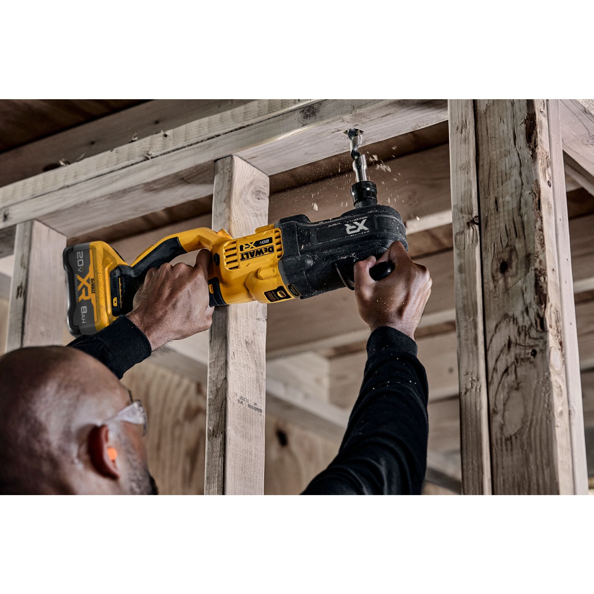 Taladro inalámbrico sin escobillas DEWALT XR de 20 voltios máximo con llave de 7/16 pulgadas (bolsa suave incluida) DCD447WW1