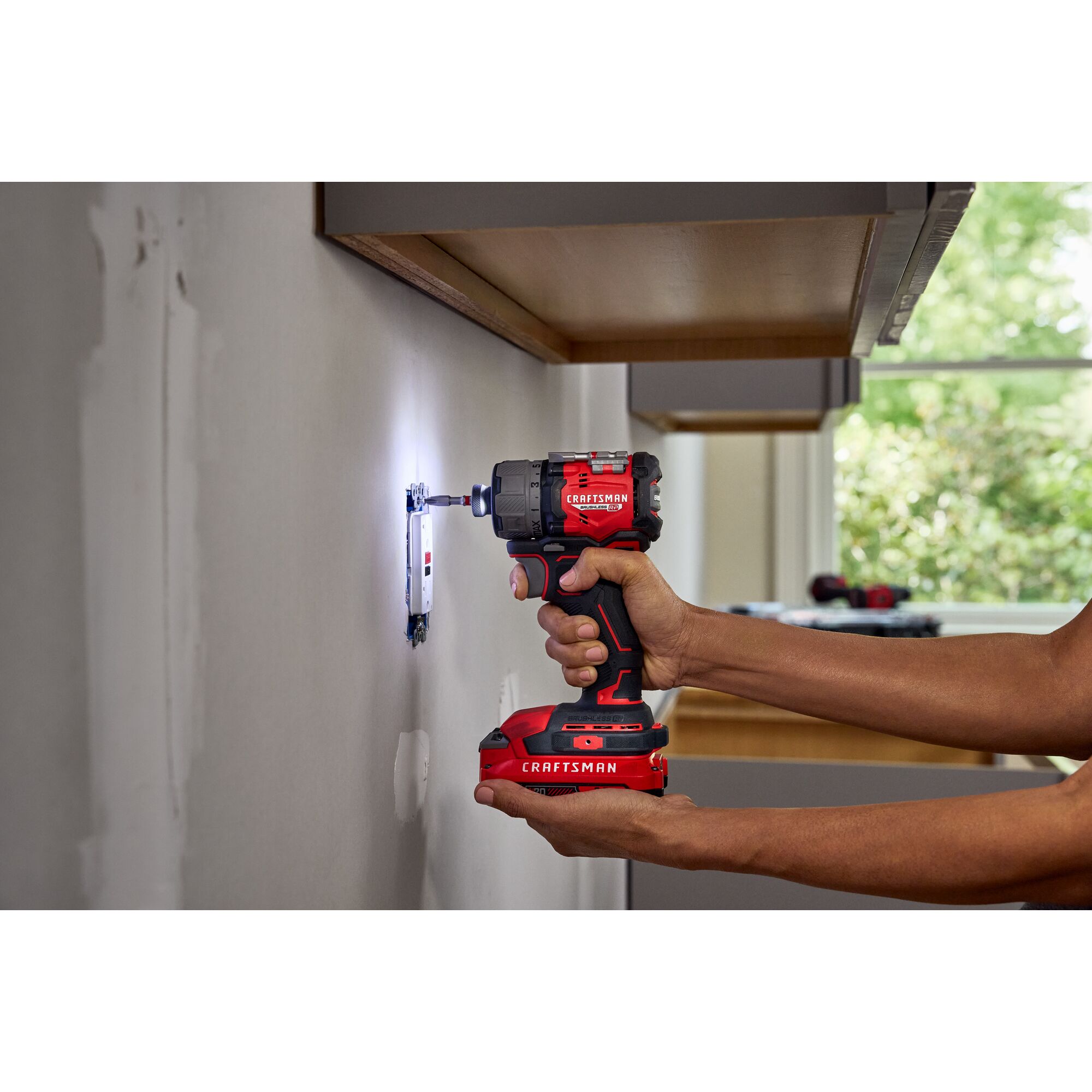 Desatornillador inalámbrico CRAFTSMAN V20 RP de 20 voltios Max Brushless de 1/4 pulgadas (Batería y cargador no incluidos) CMCF610B