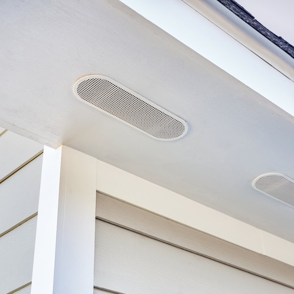 Ventilador de Soffit Ovalado 4 in. x 12 in. Blanco de Resina Resistente a los Rayos UV.