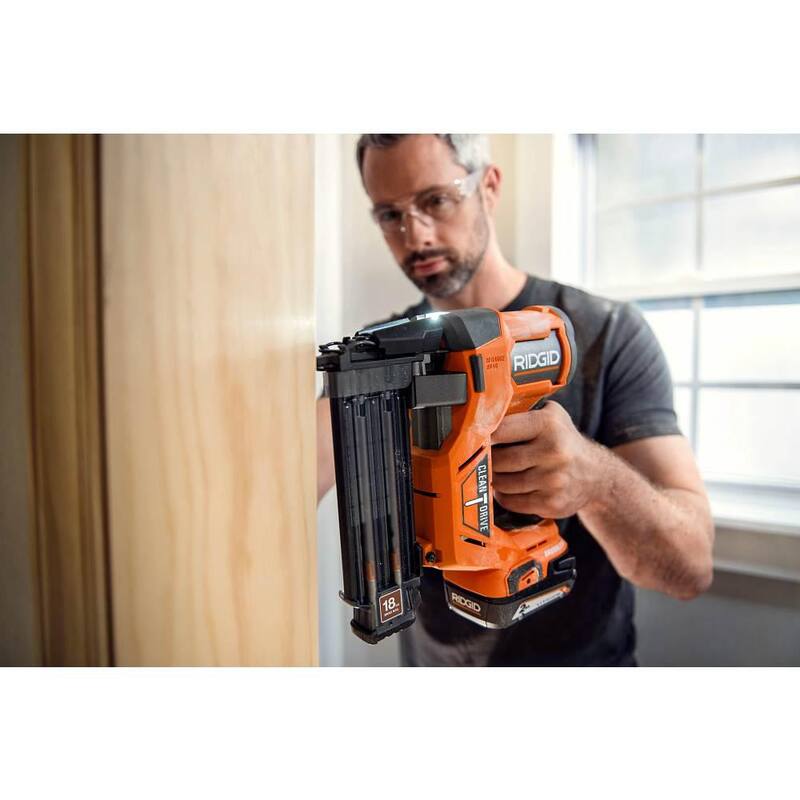 Clavadora inalámbrica RIDGID 18V sin escobillas de 18 calibres 2-1/8 pulgadas (herramienta solamente) con tecnología CLEAN DRIVE - R09891B