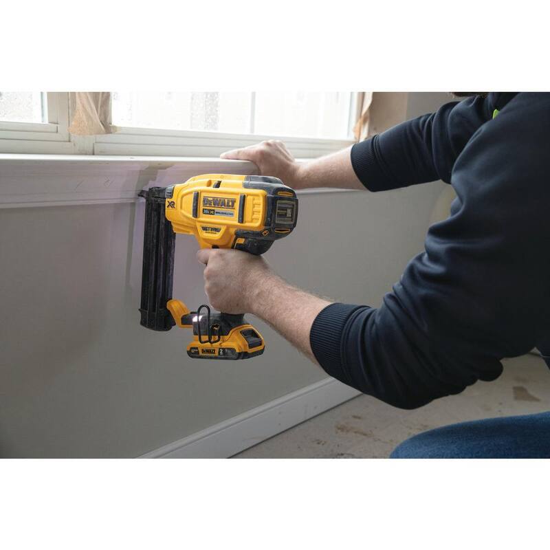 Clavadora inalámbrica eléctrica DEWALT 20V MAX XR de iones de litio de 18 galgas (sólo herramienta) - DCN680B