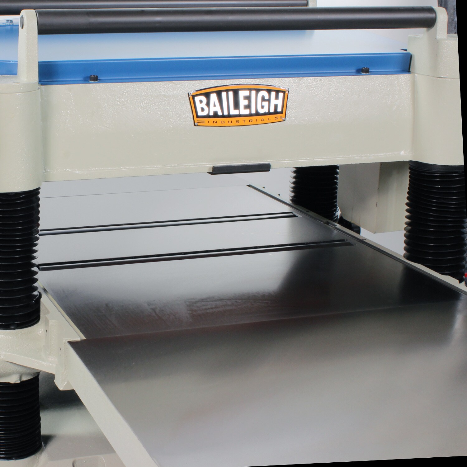 Cepilladora de banco de 20 pulgadas con 20 amperios de Baileigh Industrial BA9-1021087
