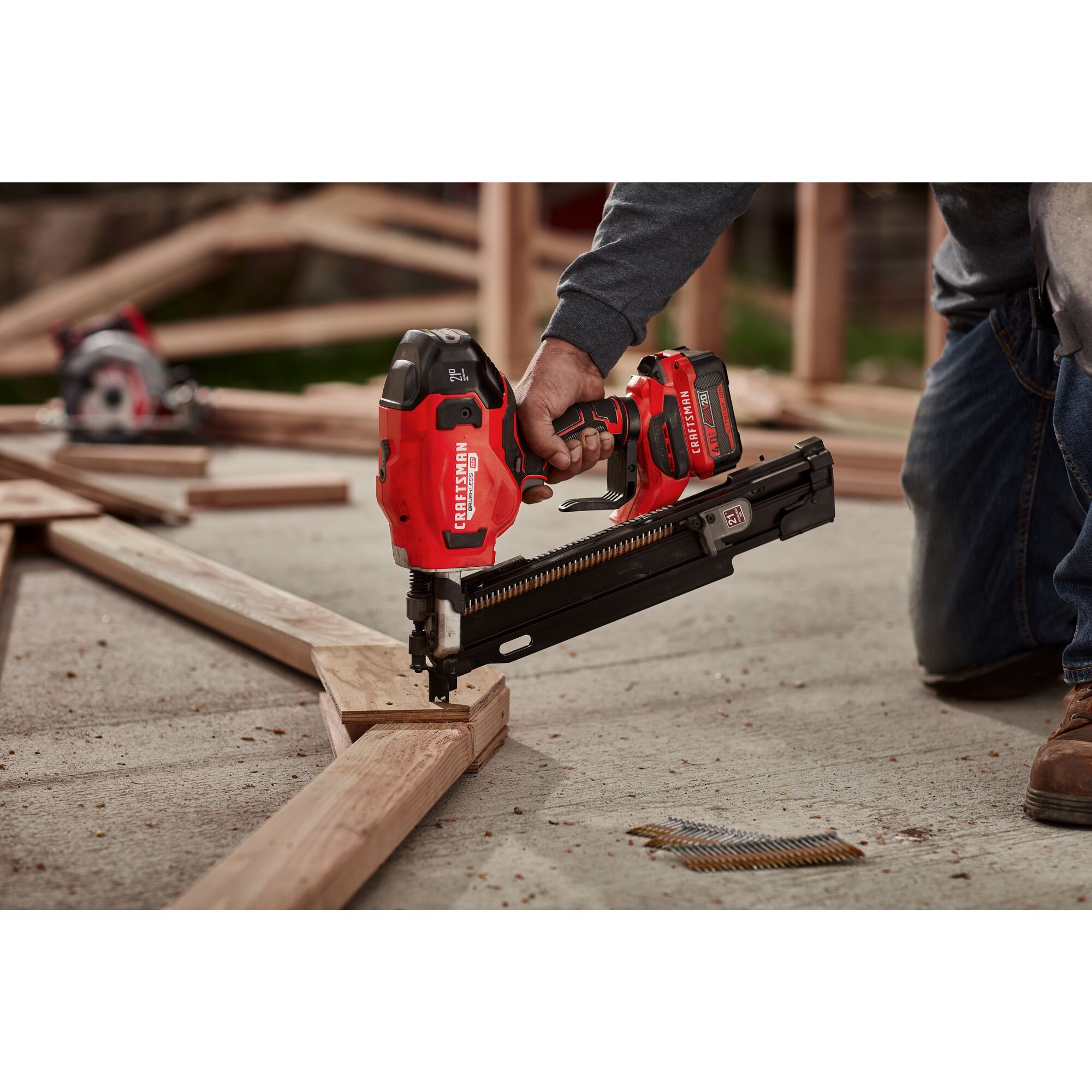 Clavadora inalámbrica para enmarcar de cabeza redonda CRAFTSMAN V20 Brushless RP de 3-1/4 pulgadas a 21 grados