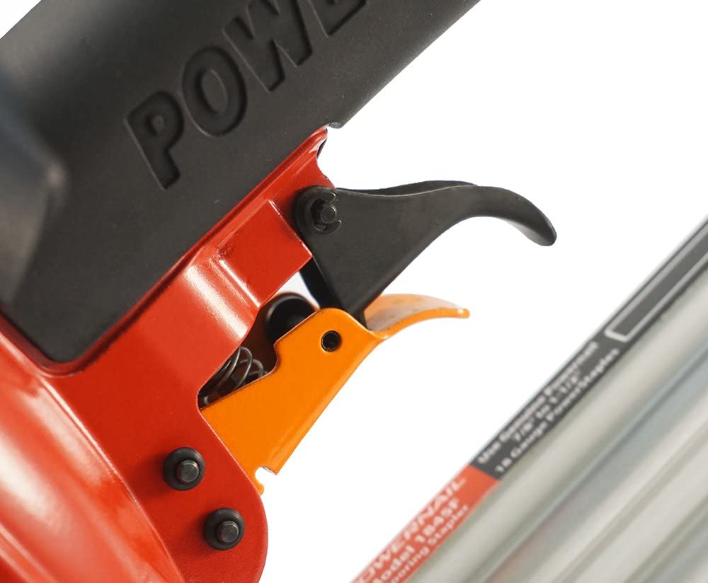 Clavadora neumática para pisos Powernail 1845F de 1-1/2 pulgadas calibre 18 - Kit 1845F