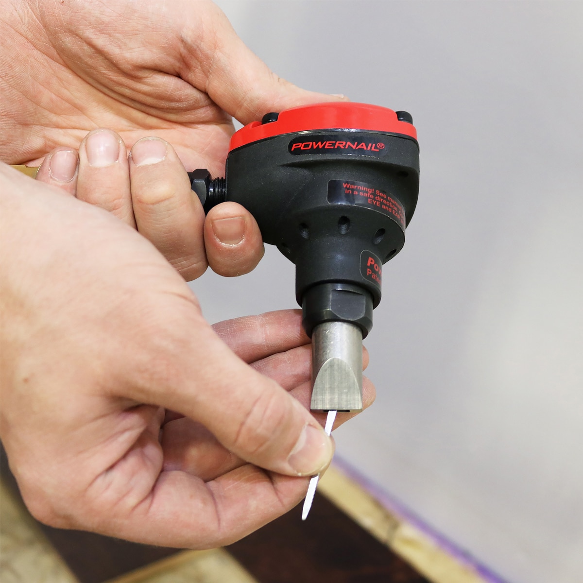 
Clavadora de Pisos Neumática de 16 Gauges Powernail Power Palm 2-en-1