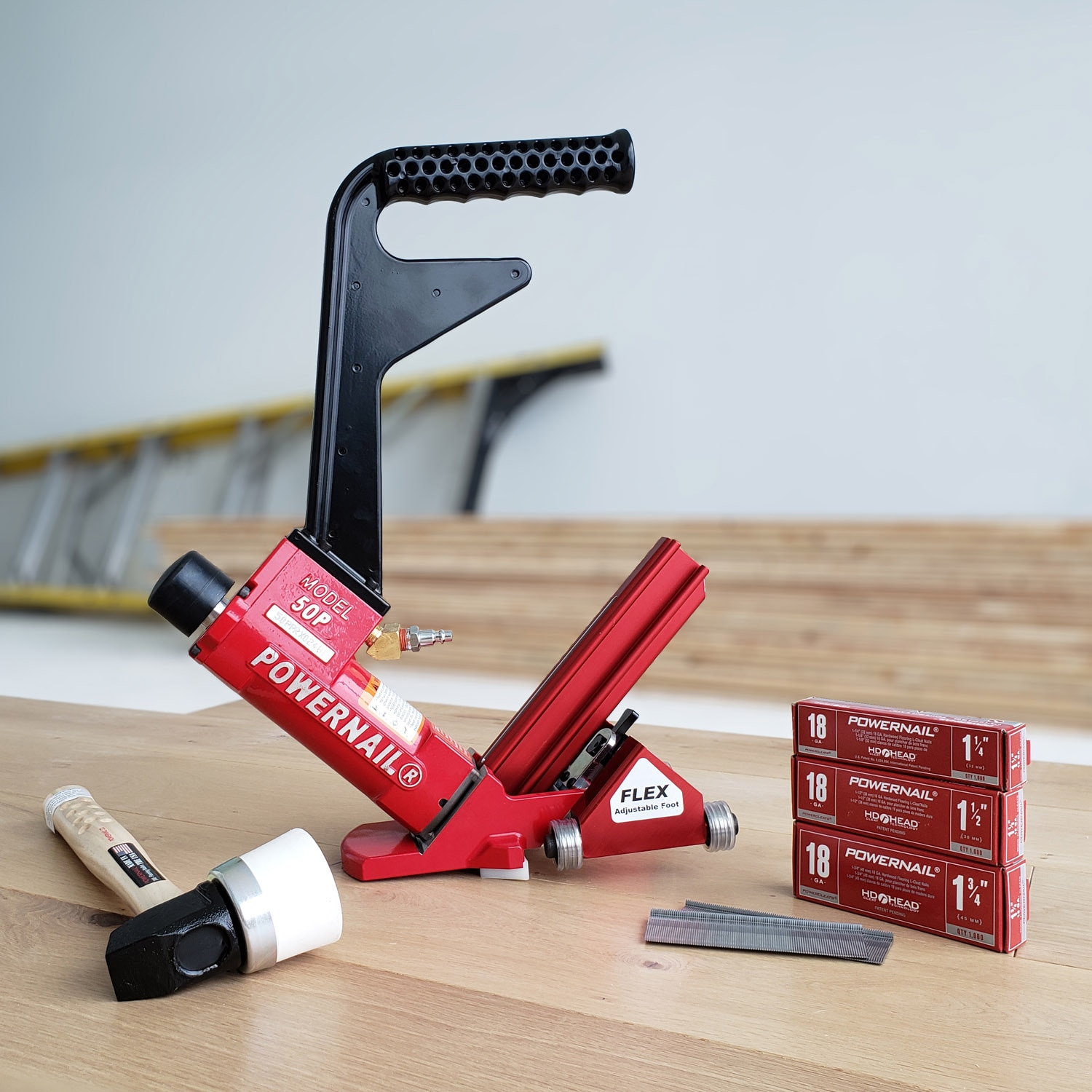 Clavadora neumática para pisos Powernail 50P FLEX de 18 gauge y 1-3/4 pulgadas