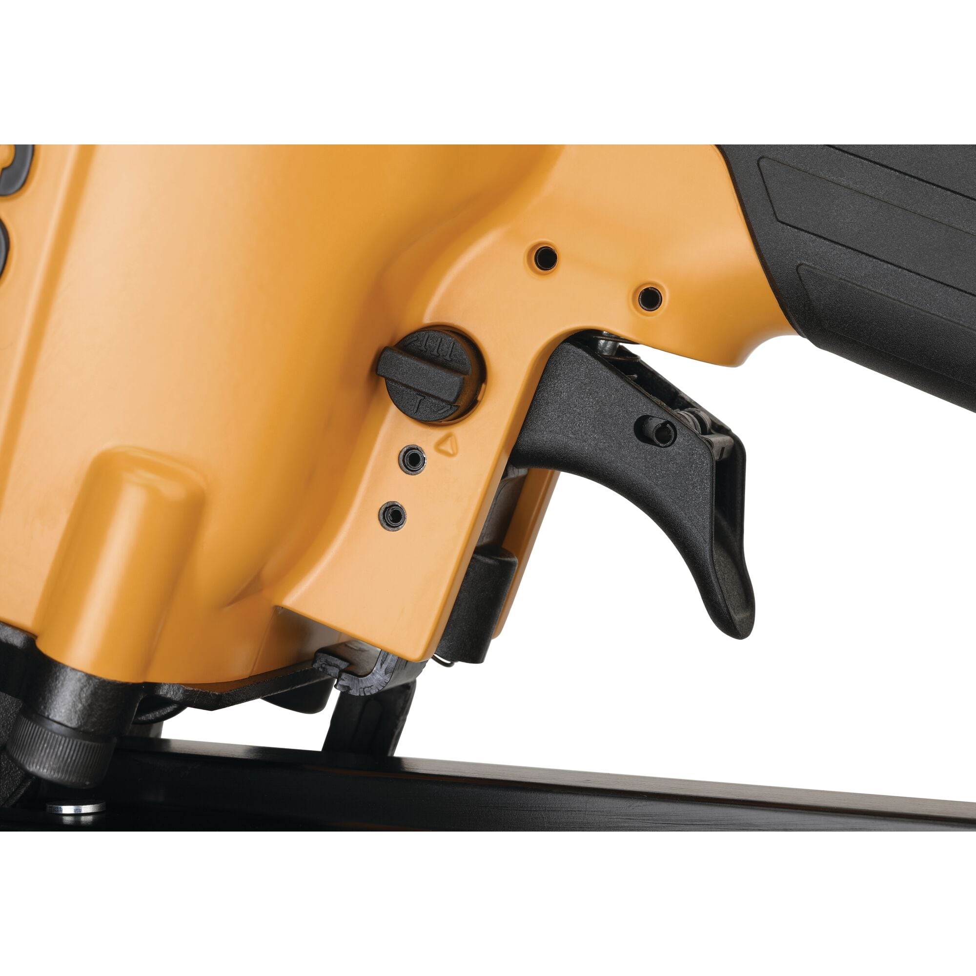 Clavadora neumática de cabeza redonda Bostitch de 3-1/4 pulgadas a 21 grados BTF83PL