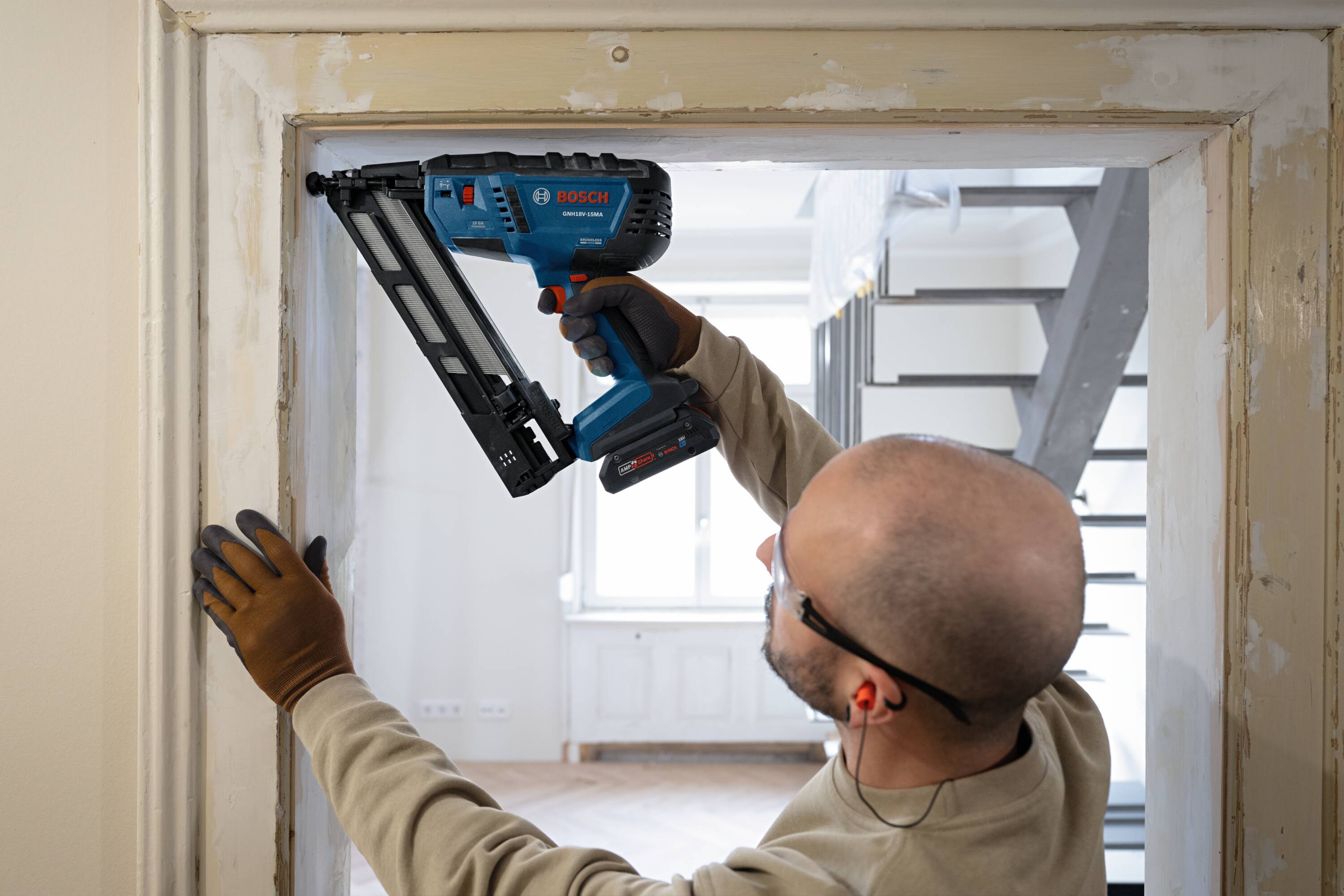 Clavadora inalámbrica sin escobillas Bosch 18V de calibre 15 de 2-1/2 pulgadas
