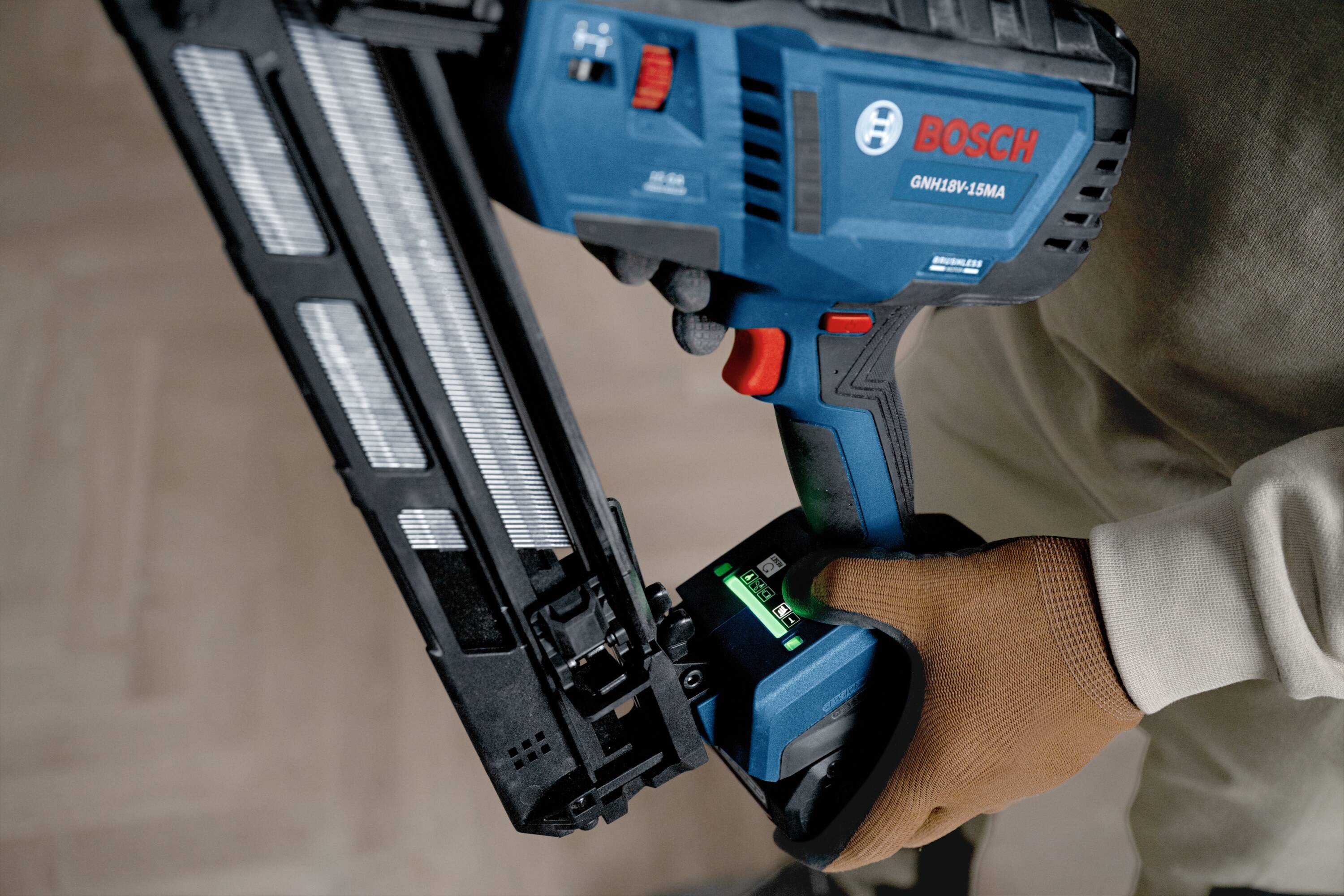 Clavadora inalámbrica sin escobillas Bosch 18V de calibre 15 de 2-1/2 pulgadas