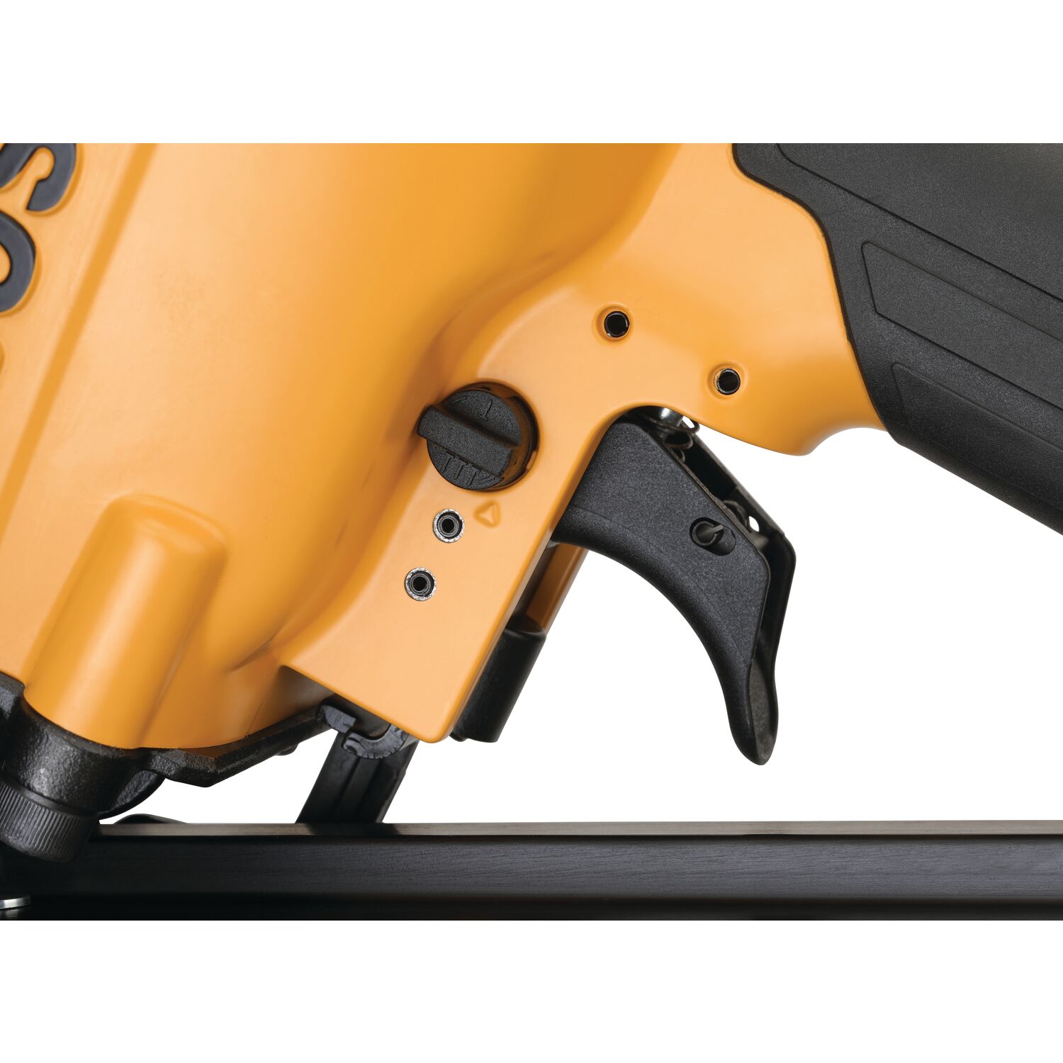 Clavadora neumática para armazón con cabeza de clip de 30 grados de Bostitch 3-1/4 pulgadas BTF83PT