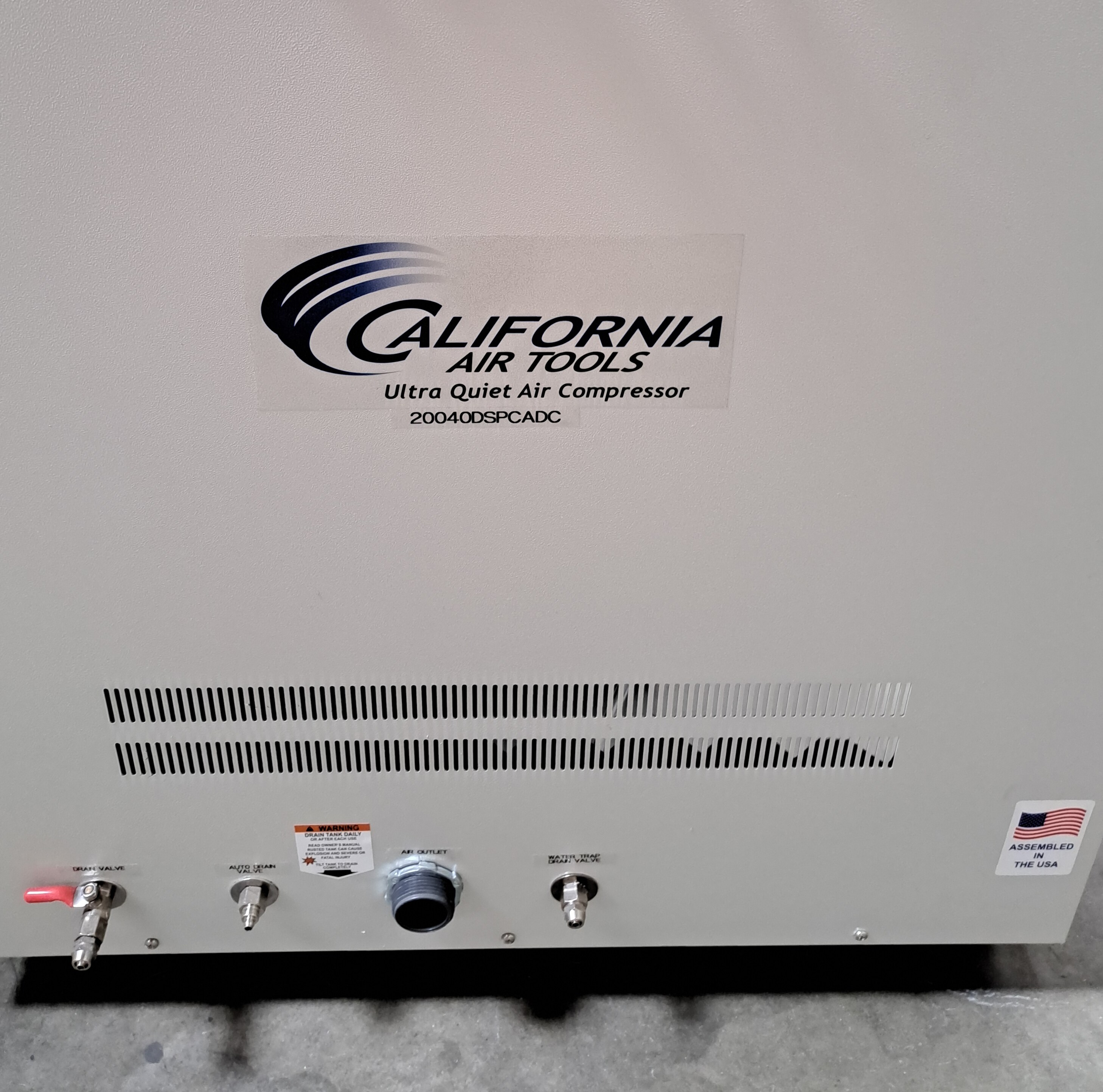 Compresor de aire horizontal portátil eléctrico de 20 galones con 130 PSI de California Air Tools