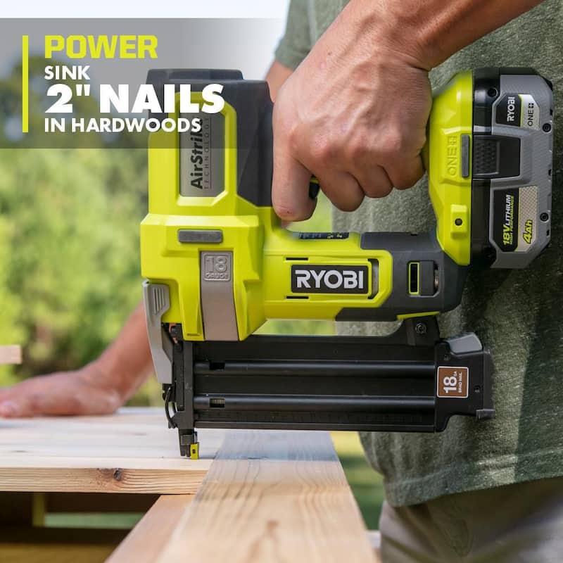 Clavadora inalámbrica RYOBI ONE+ 18V calibre 18 con tecnología de Compresión Inalámbrica y Grapadora de Corona de 3/8 pulgadas (Herramientas únicamente) - P321-P317.
