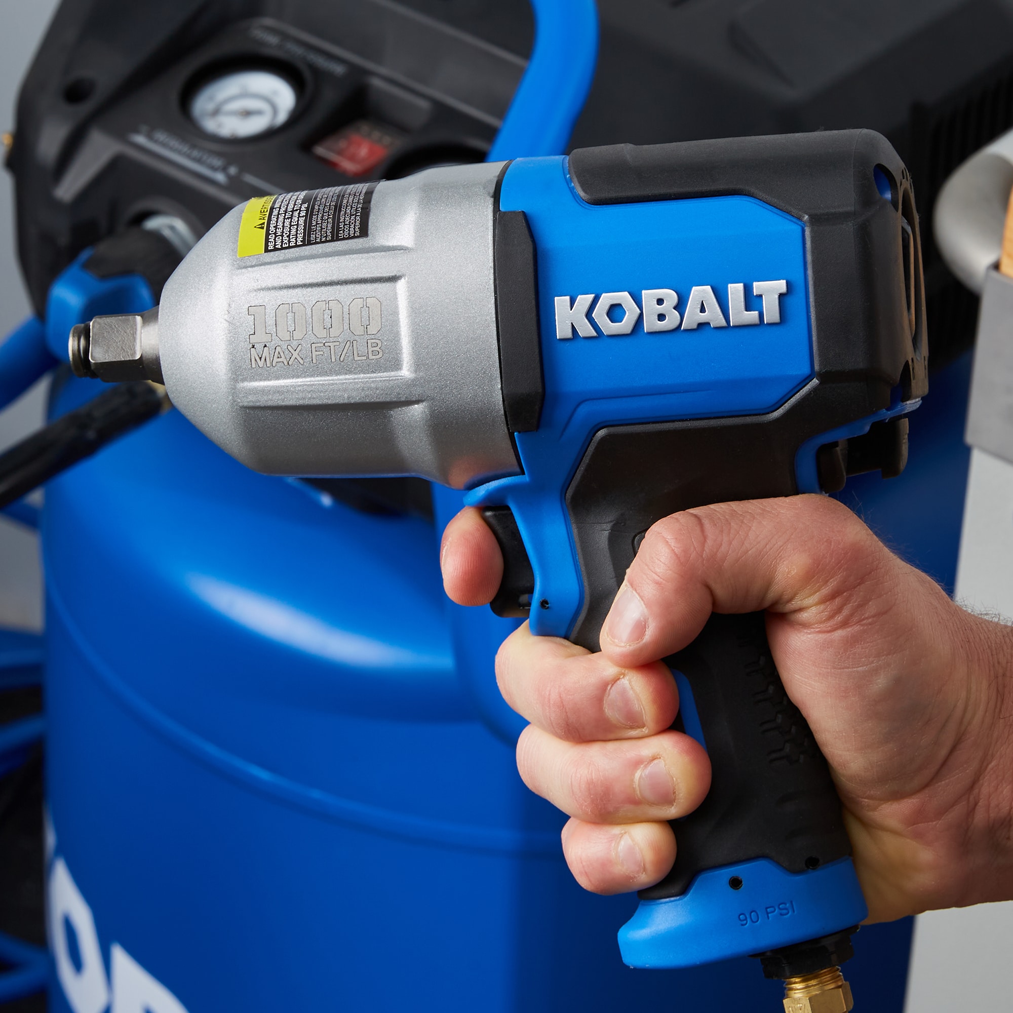 Llave de impacto de aire de 0.5 pulgadas con 1000 pies/libras Kobalt SGY-AIR236