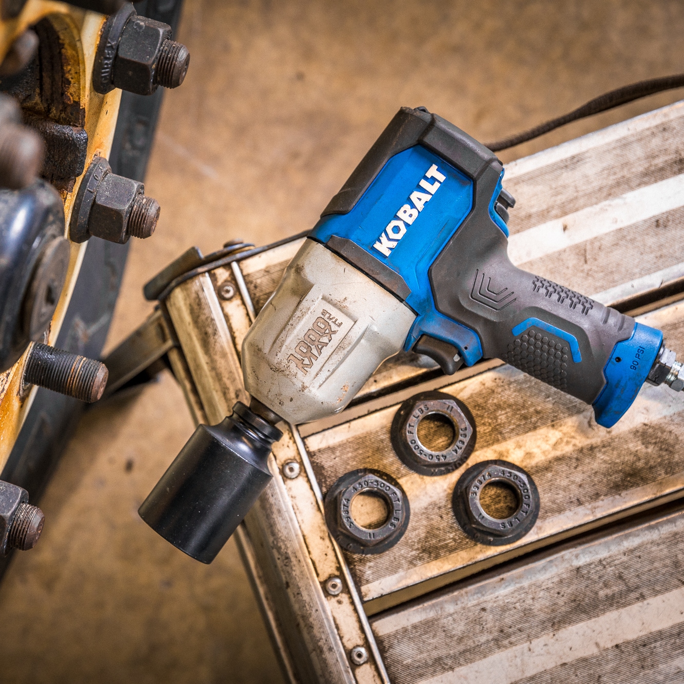 Llave de impacto de aire de 0.5 pulgadas con 1000 pies/libras Kobalt SGY-AIR236