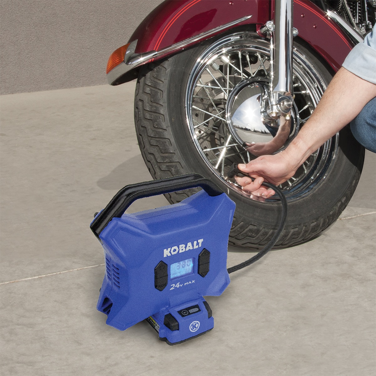 Inflador de aire Kobalt inalámbrico de alta presión de 24 voltios Li-ion (Fuente de energía: Batería) K24HP