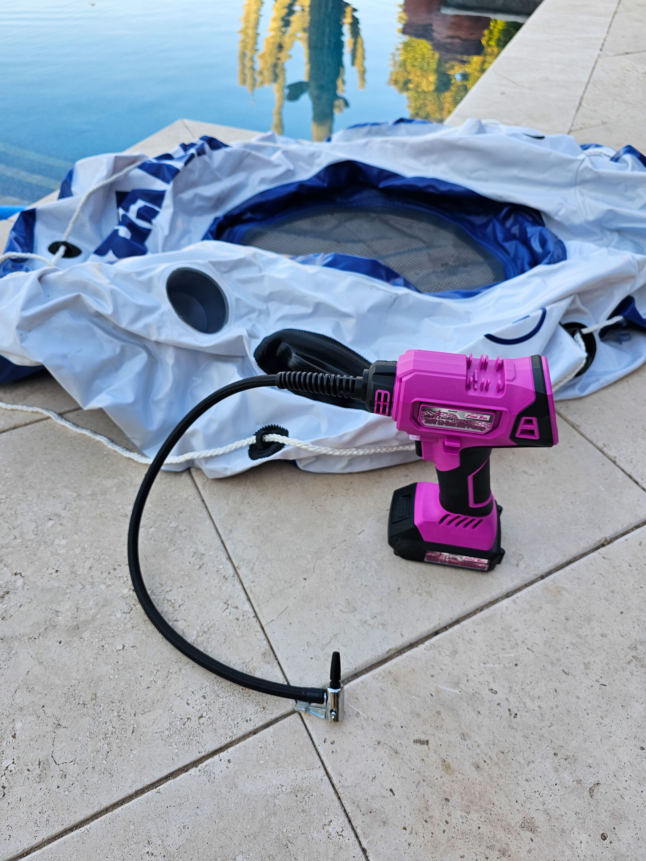 El Original Pink Box Sistema Pink Pro de Inflado de Aire de Iones de Litio de 20 voltios (Fuente de Energía: Batería) PB20VAP-2AH-CHRGR