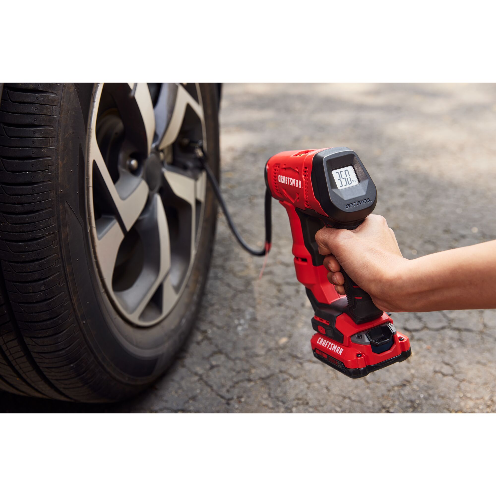Inflador de aire de iones de litio de 20 voltios CRAFTSMAN V20 (Fuente de energía: Batería) CMCE521B