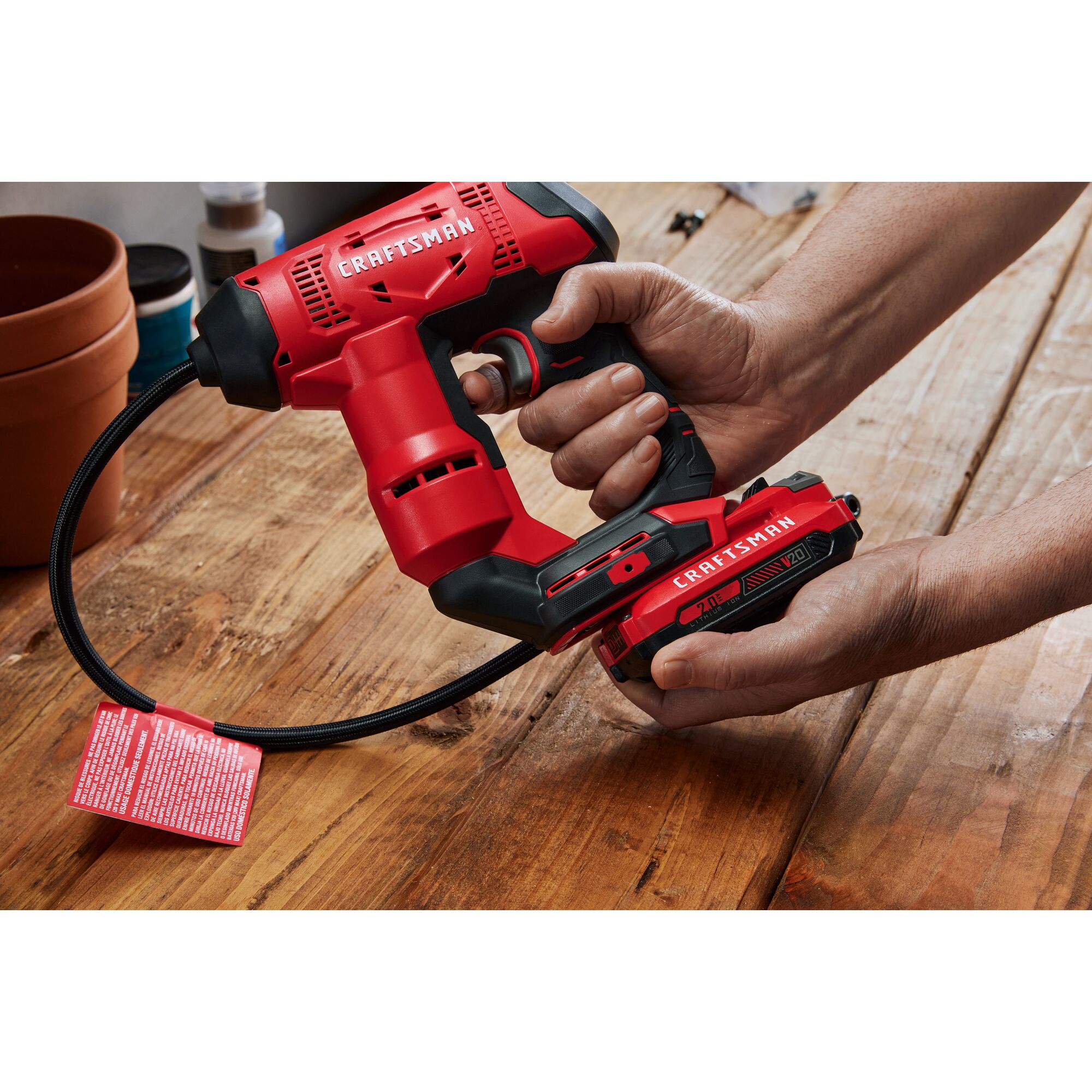 Inflador de aire de iones de litio de 20 voltios CRAFTSMAN V20 (Fuente de energía: Batería) CMCE521B