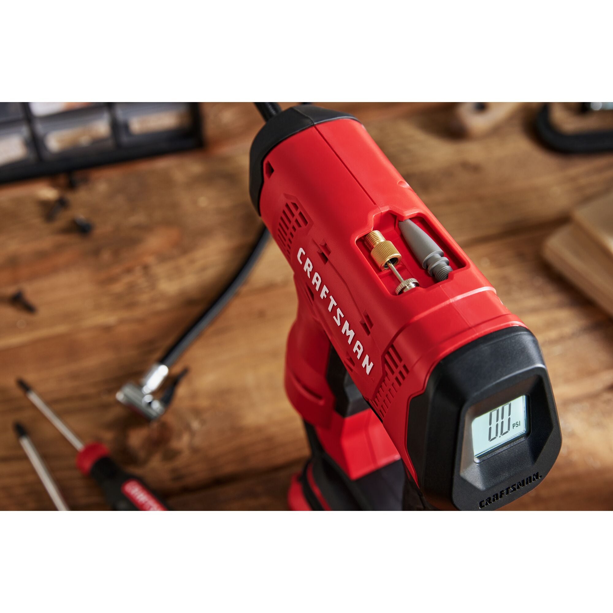 Inflador de aire de iones de litio de 20 voltios CRAFTSMAN V20 (Fuente de energía: Batería) CMCE521B