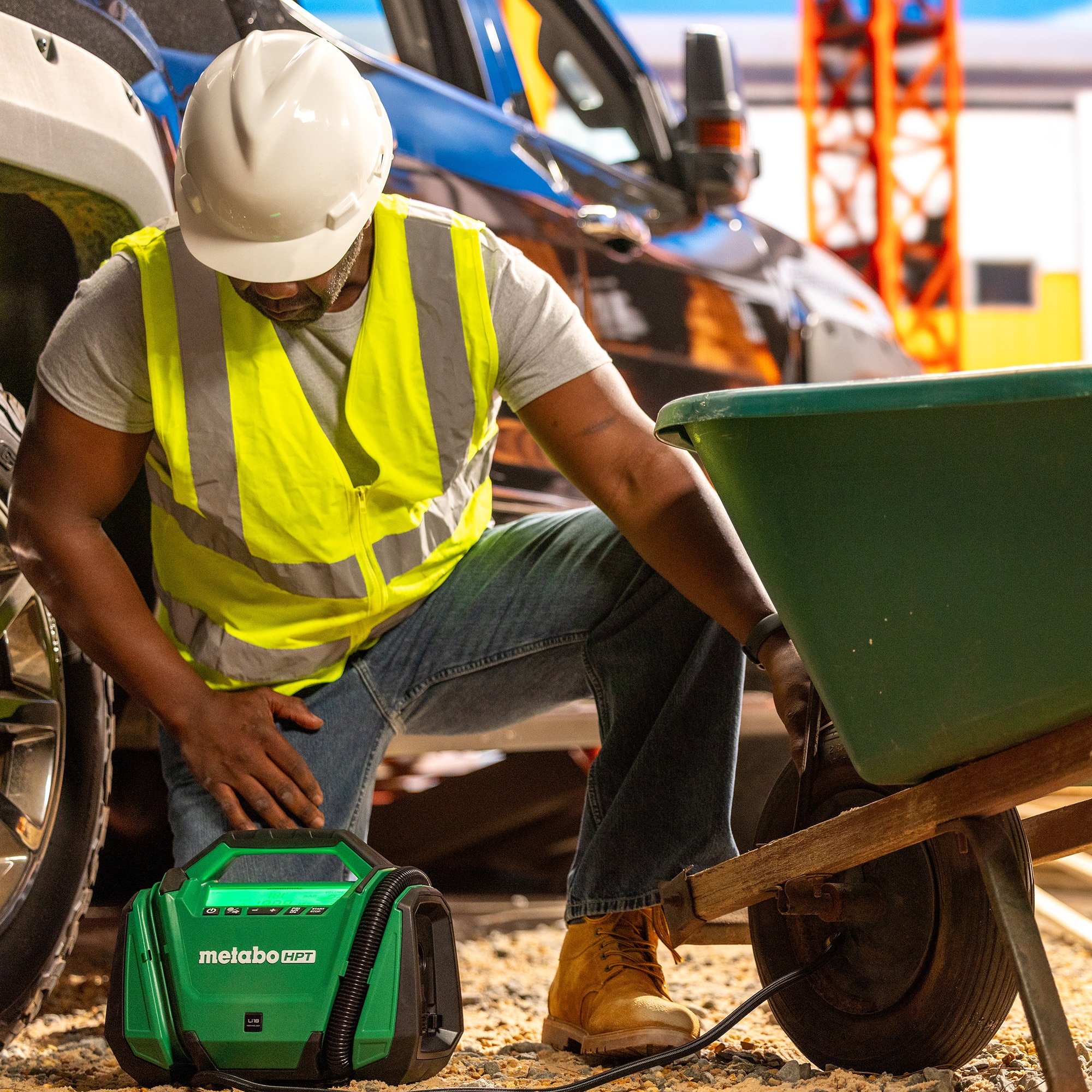 Inflador de aire de iones de litio MultiVolt de 18 voltios de Metabo HPT (Fuente de energía: Batería/Auto/Eléctrica) UP18DAQ4M