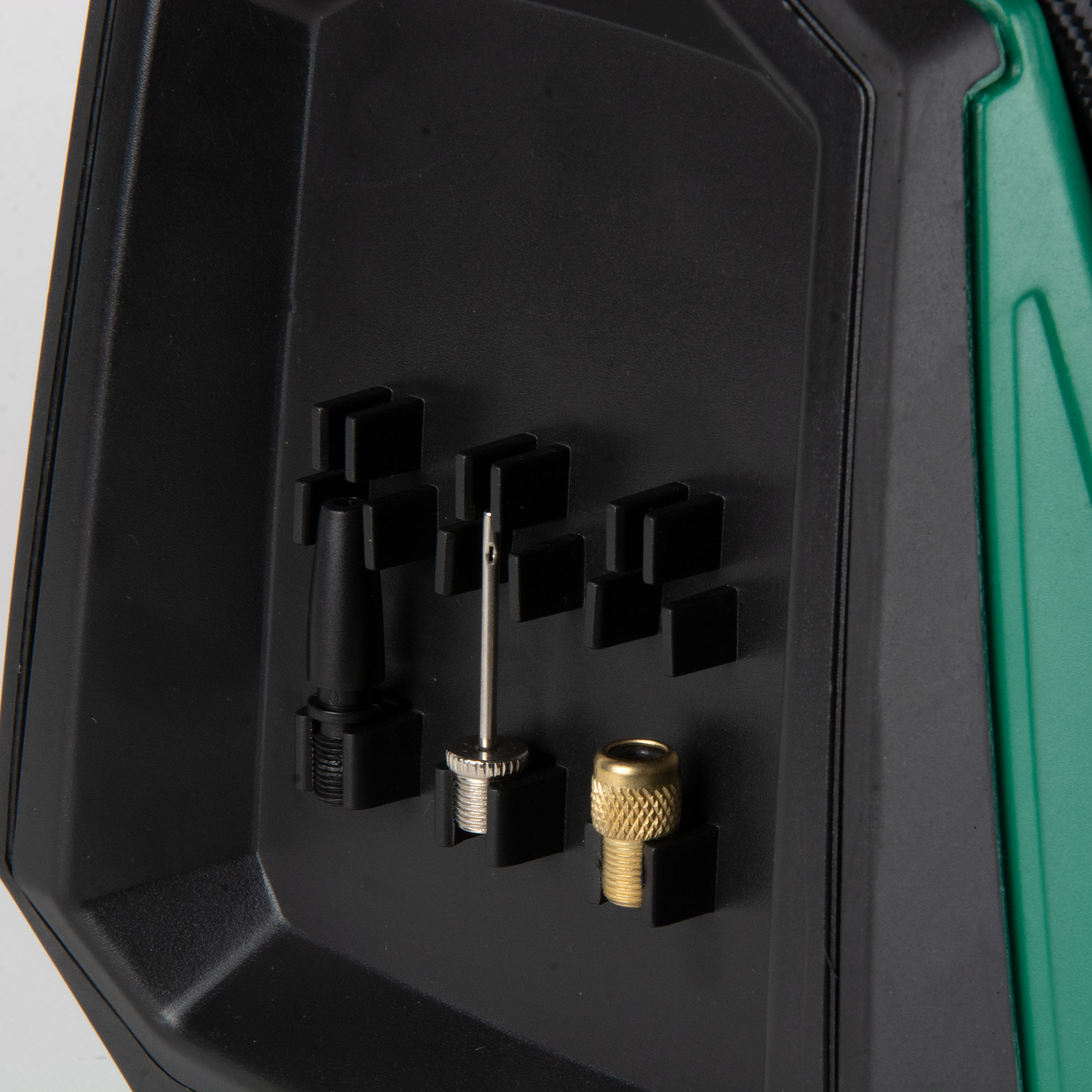 Inflador de aire de iones de litio MultiVolt de 18 voltios de Metabo HPT (Fuente de energía: Batería/Auto/Eléctrica) UP18DAQ4M