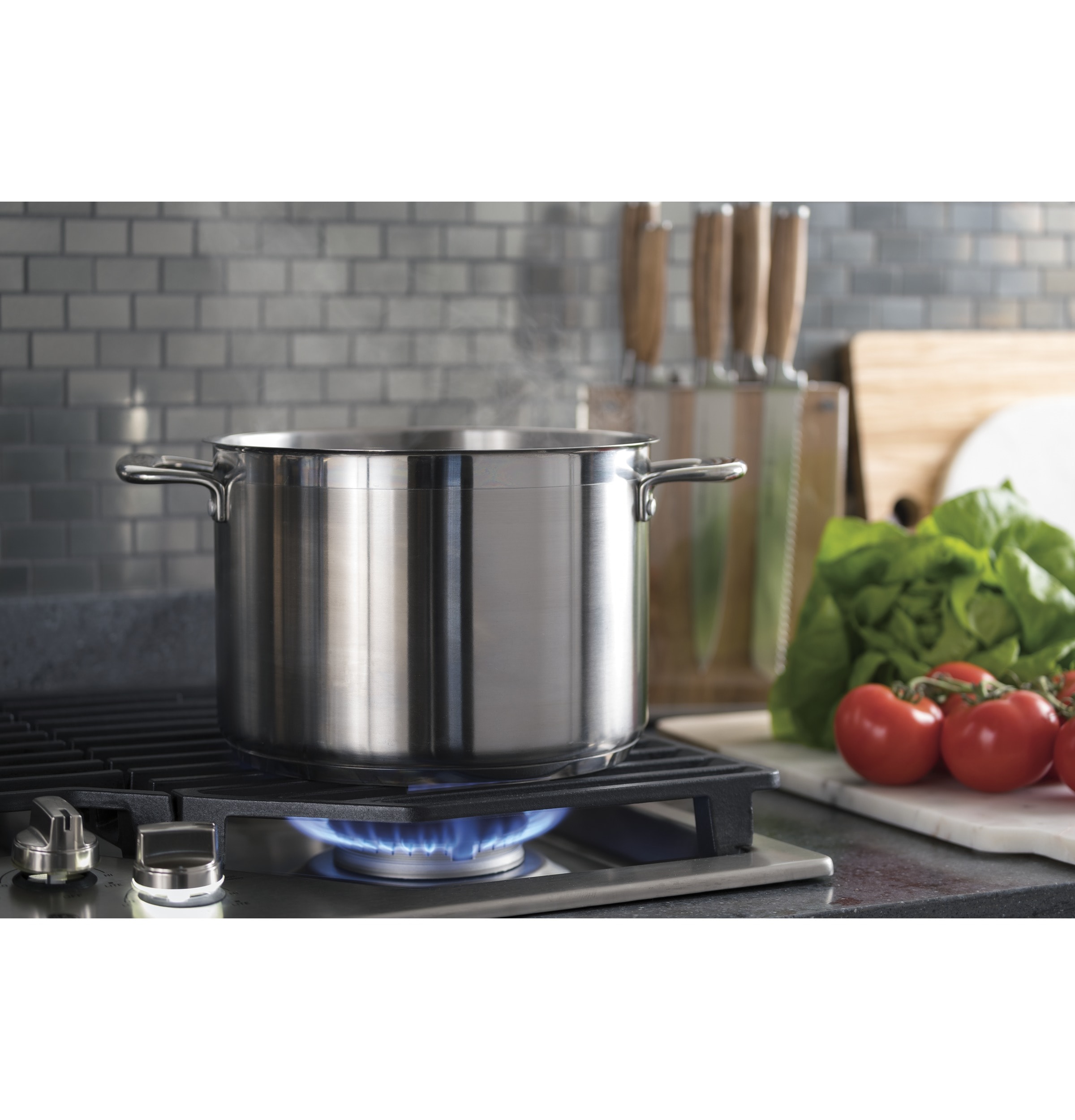 Estufa de gas de acero inoxidable GE Profile con 5 quemadores de 36 pulgadas - PGP7036SLSS