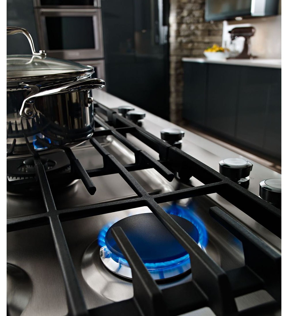 Parrilla de gas de acero inoxidable de 36 pulgadas con 5 quemadores de KitchenAid